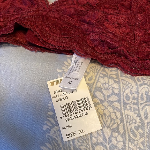 Red Lace bralette - Picture 3 of 3